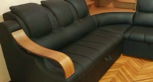 Перетяжка кожаного дивана. Сухой Лог